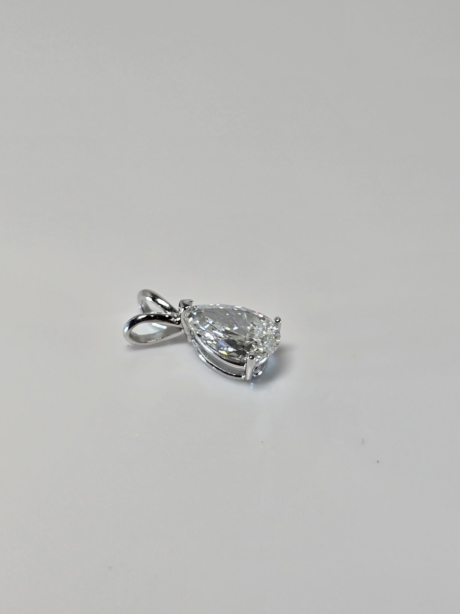 1.04 Carat Pear Shape Cut Lab Grown Diamond Pendant in 14K Gold